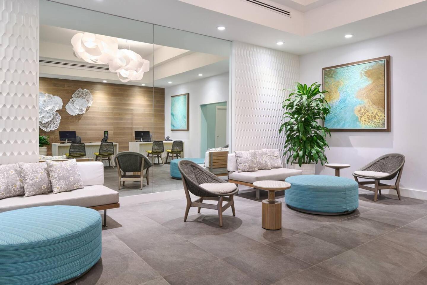 Luxury Oceanfront 2 Bedroom Apartment At Waikiki Beach Tower Honolulu Zewnętrze zdjęcie