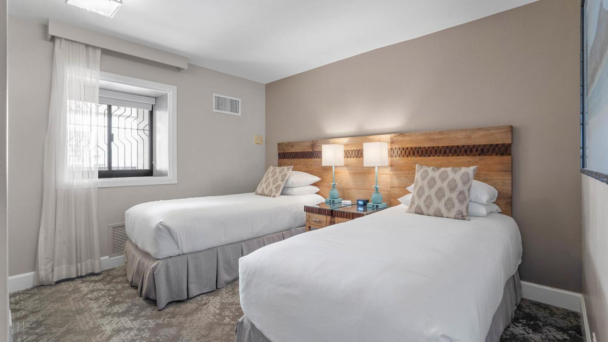 Luxury Oceanfront 2 Bedroom Apartment At Waikiki Beach Tower Honolulu Zewnętrze zdjęcie