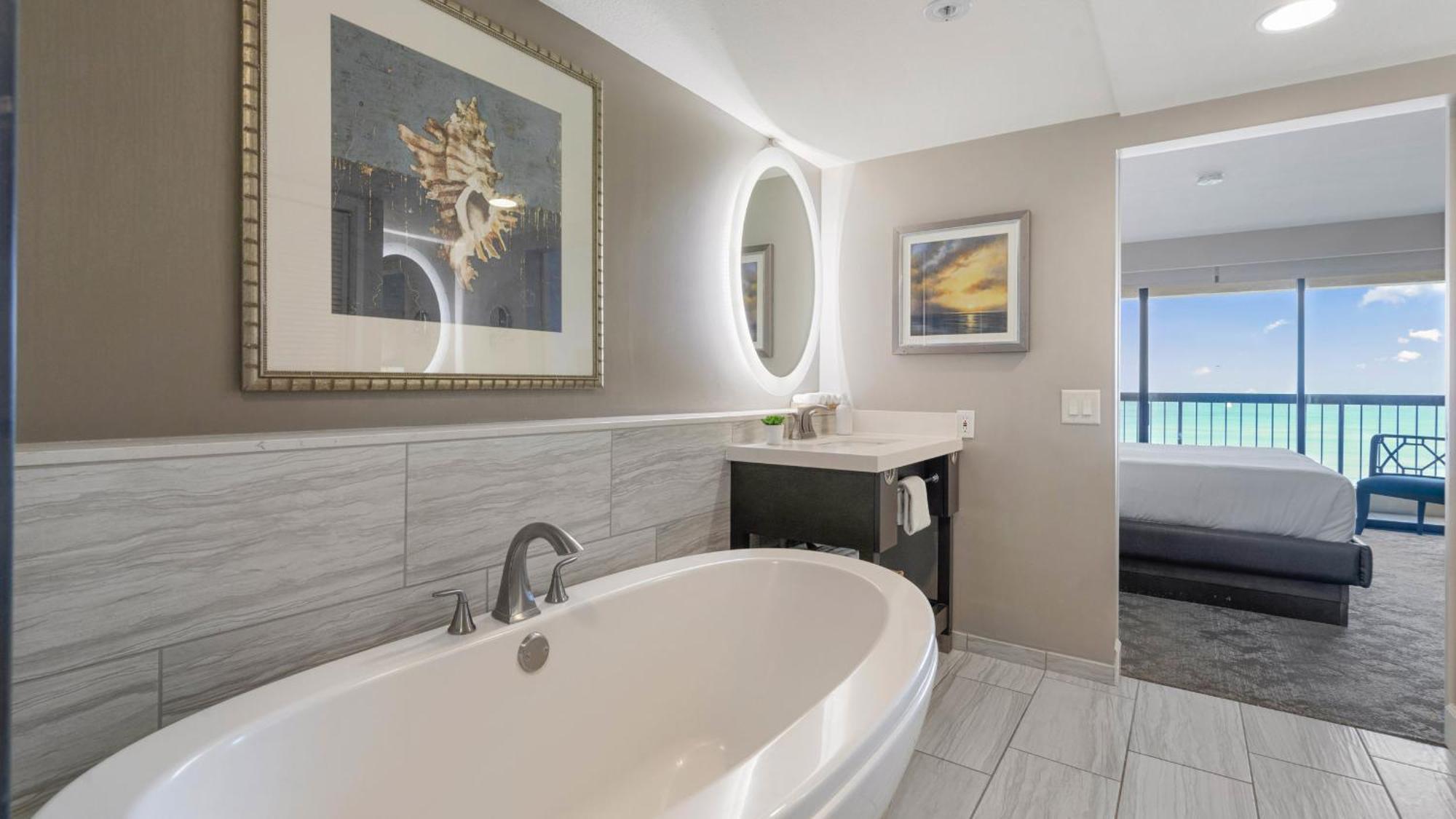Luxury Oceanfront 2 Bedroom Apartment At Waikiki Beach Tower Honolulu Zewnętrze zdjęcie